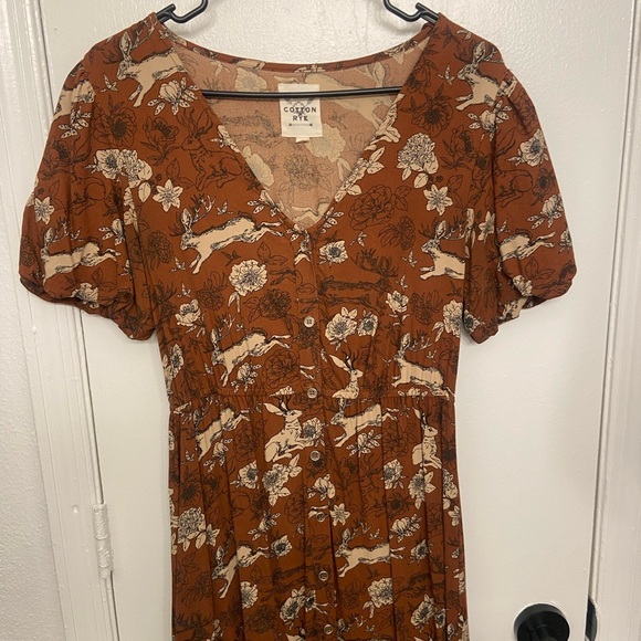 Elegant Floral Maxi Dress in Brown - Picture 5 of 5